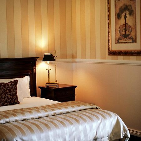 Redearth Boutique Hotel Mount Isa Room photo