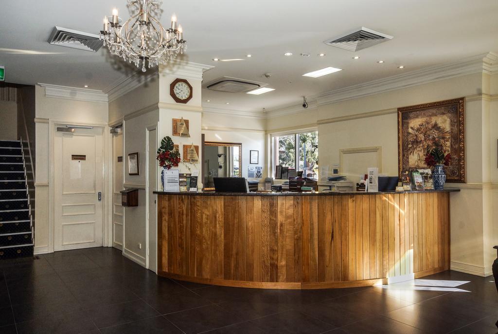 Redearth Boutique Hotel Mount Isa Exterior photo