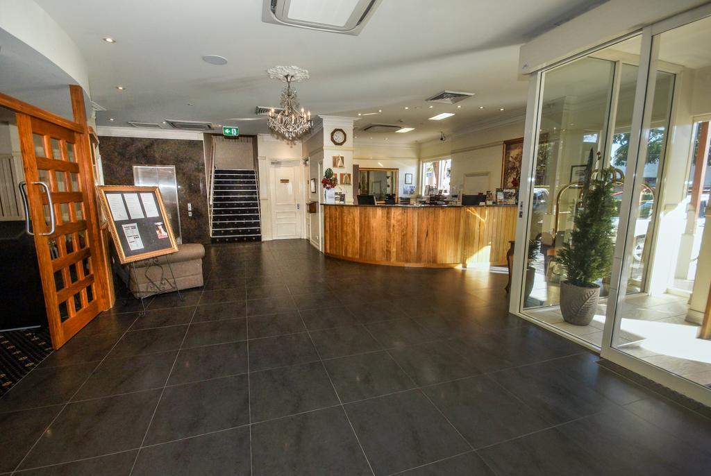 Redearth Boutique Hotel Mount Isa Exterior photo