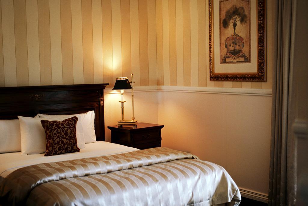 Redearth Boutique Hotel Mount Isa Room photo